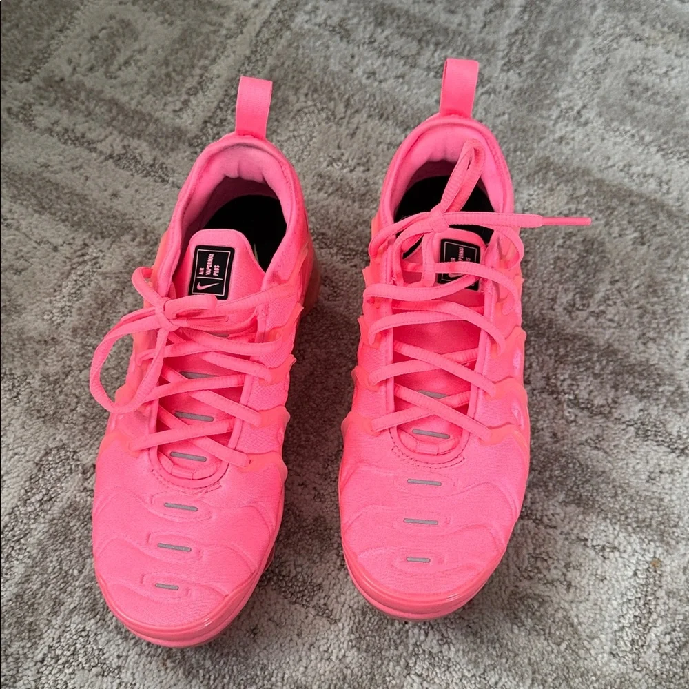 Nike Air Max VaporMax Plus
Pink (Women's) - Picture 3 of 7